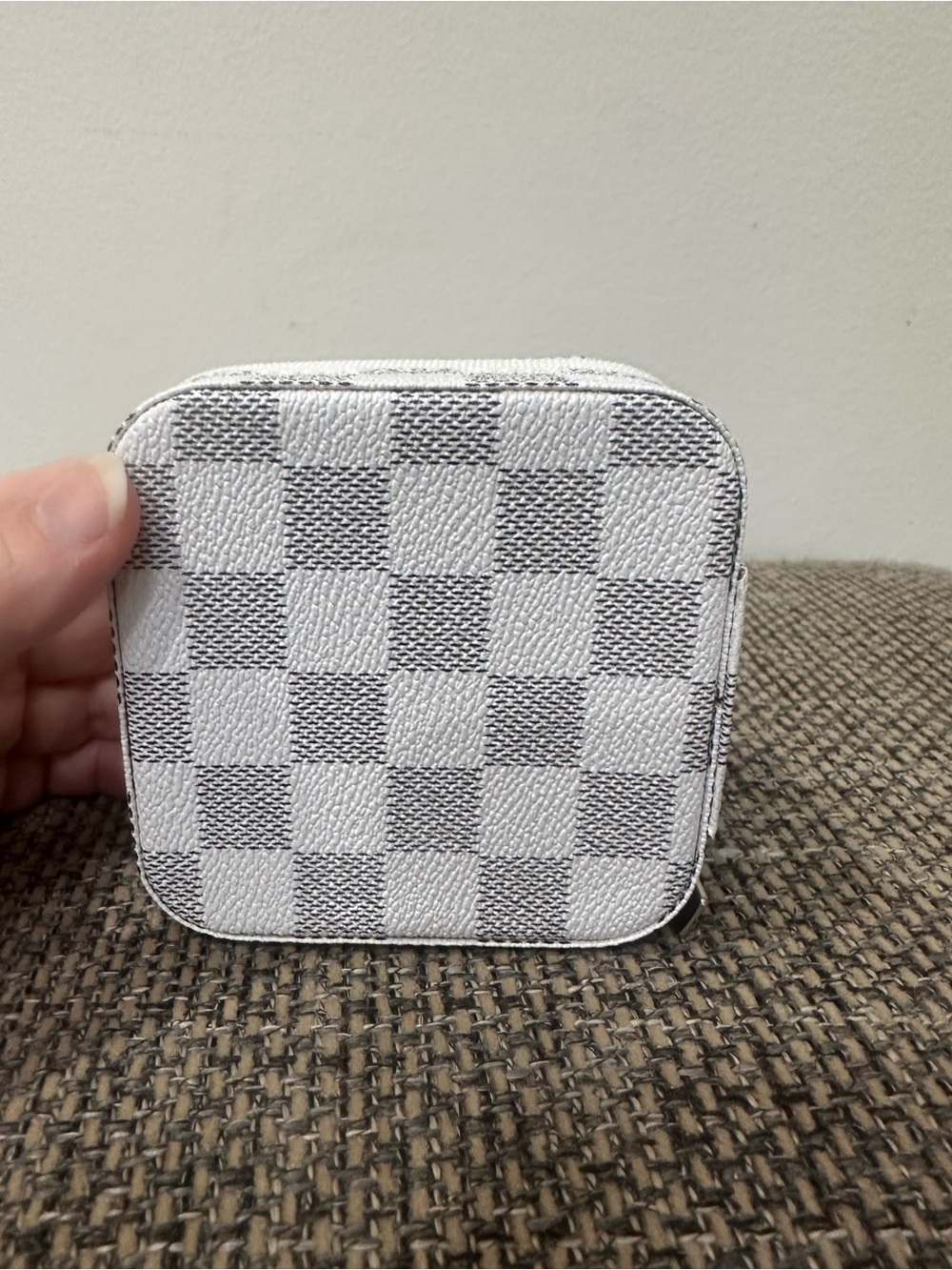 White Checkered Travel Jewelry Case - Picture 7 of 7